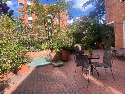Apartamento de 5 alcobas en venta en Los Rosales, Bogotá, 345 m² · foto 16 de 17