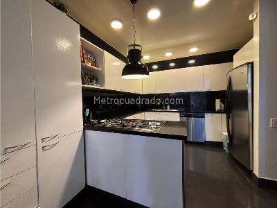 Casa de 4 alcobas en venta en Chico, Bogotá, 350 m² · foto 7 de 16