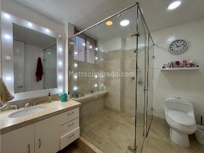 Casa de 4 alcobas en venta en Chico, Bogotá, 350 m² · foto 10 de 16