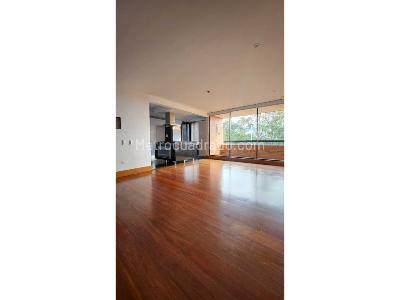 Apartamento de 3 alcobas en venta en Sierras Del Moral, Bogotá, 204 m² · foto 3 de 12