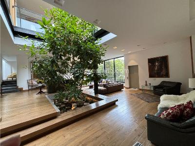 Casa de 4 alcobas en venta en Santa Ana, Bogotá, 591 m² · foto 2 de 20