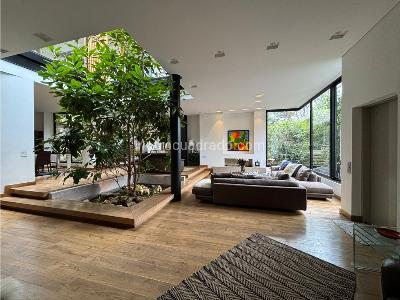 Casa de 4 alcobas en venta en Santa Ana, Bogotá, 591 m² · foto 3 de 20
