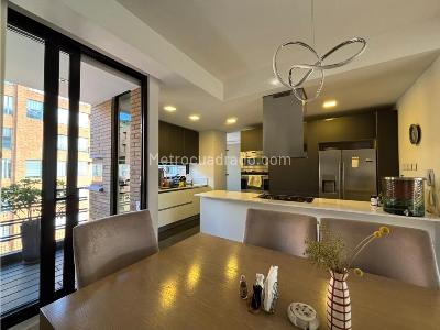 Apartamento de 3 alcobas en venta en Chico, Bogotá, 340 m² · foto 8 de 20