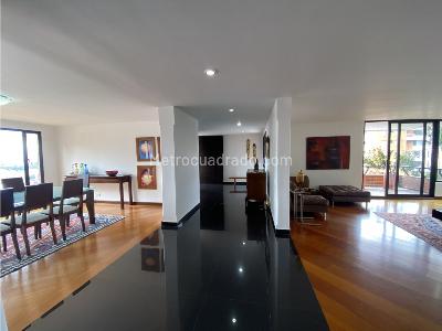 Apartamento de 4 alcobas en venta en Bosque De Pinos, Bogotá, 650 m² · foto 2 de 20