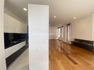 Apartamento en venta en Country Club, Bogotá · foto 2 de 14