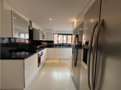 Apartamento de 3 alcobas en venta en Los Rosales, Bogotá, 260 m² · foto 8 de 20