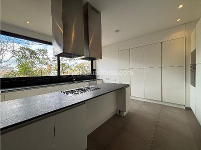 Apartamento de 3 alcobas en venta en La Cabrera, Bogotá, 345 m² · foto 5 de 18