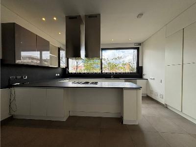 Apartamento de 3 alcobas en venta en La Cabrera, Bogotá, 345 m² · foto 7 de 18