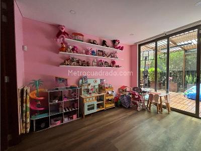 Apartamento de 5 alcobas en venta en Chico, Bogotá, 360 m² · foto 11 de 14