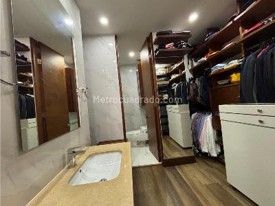 Apartamento de 5 alcobas en venta en Chico, Bogotá, 360 m² · foto 9 de 14