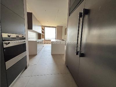 Apartamento de 4 alcobas en venta en Los Rosales, Bogotá, 464 m² · foto 6 de 14