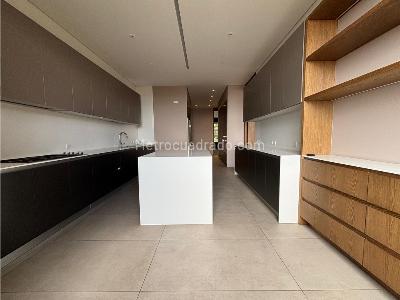 Apartamento de 4 alcobas en venta en Los Rosales, Bogotá, 464 m² · foto 8 de 14