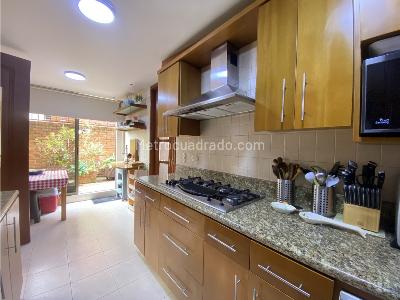 Apartamento en venta en Chico Navarra, Bogotá · foto 11 de 16