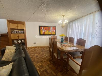 Apartamento de 3 alcobas en venta en Los Rosales, Bogotá, 264 m² · foto 6 de 20