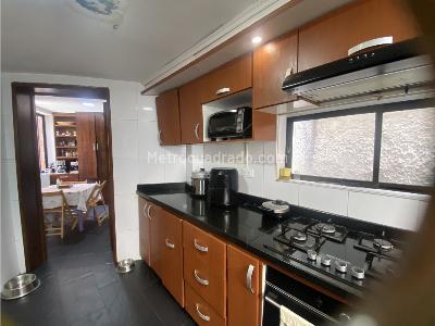 Apartamento de 3 alcobas en venta en Los Rosales, Bogotá, 264 m² · foto 10 de 20