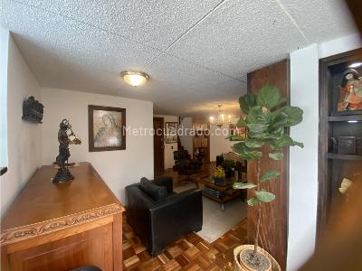 Apartamento de 3 alcobas en venta en Los Rosales, Bogotá, 264 m² · foto 12 de 20