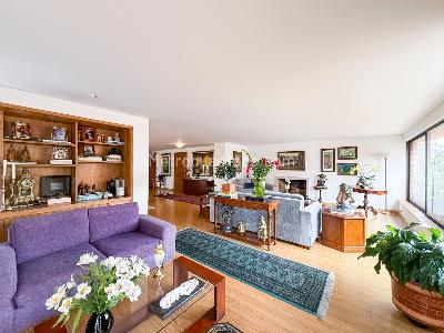 Apartamento de 3 alcobas en venta en Los Rosales Emaus, Bogotá, 200 m² · foto 2 de 17