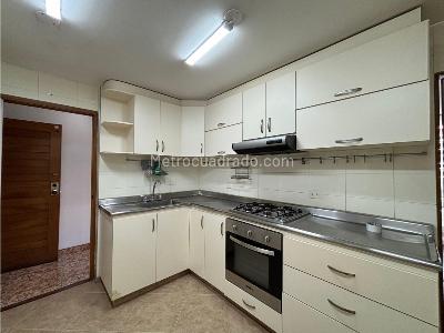 Apartamento en venta en Cedritos, Bogotá · foto 3 de 10