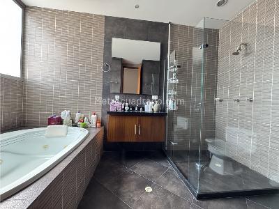 Apartamento en venta en Country Club, Bogotá · foto 14 de 16