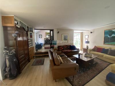 Casa de 3 alcobas en venta en Country Club, Bogotá, 240 m² · foto 3 de 15