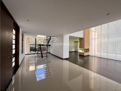 Casa de 4 alcobas en venta en Fusca, Chía, 915 m² · foto 8 de 20