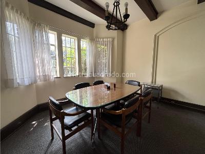 Casa en venta en Quinta Camacho, Bogotá · foto 2 de 14