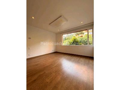 Apartamento de 3 alcobas en venta en Sierras Del Moral, Bogotá, 220 m² · foto 9 de 10