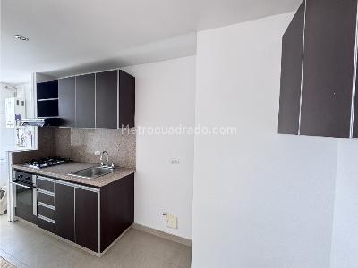 Apartamento de 2 alcobas en venta en Santa Barbara, Bogotá, 96 m² · foto 2 de 14