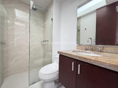 Apartamento de 2 alcobas en venta en Santa Barbara, Bogotá, 96 m² · foto 7 de 14