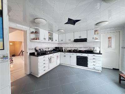 Casa en venta en Santa Barbara, Bogotá · foto 5 de 18