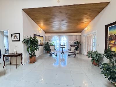 Casa en venta en Santa Barbara, Bogotá · foto 7 de 18