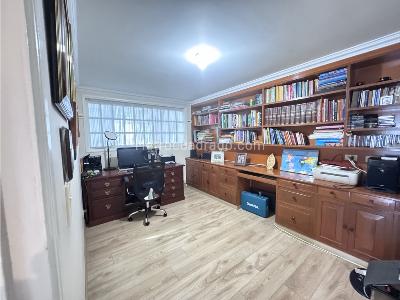 Casa en venta en Santa Barbara, Bogotá · foto 9 de 18