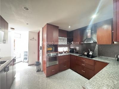 Casa de 4 alcobas en venta en Bosque De Pinos, Bogotá, 226 m² · foto 6 de 16