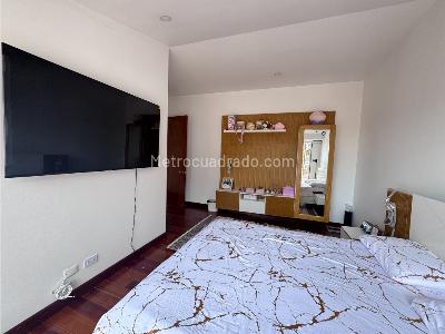 Casa de 4 alcobas en venta en Bosque De Pinos, Bogotá, 226 m² · foto 8 de 16