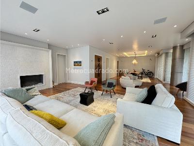 Apartamento de 4 alcobas en venta en La Cabrera, Bogotá, 329 m² · foto 2 de 20