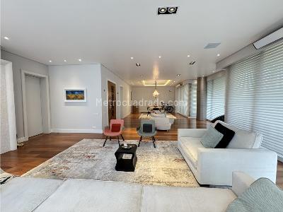 Apartamento de 4 alcobas en venta en La Cabrera, Bogotá, 329 m² · foto 4 de 20