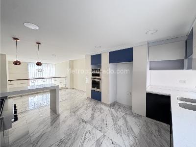 Casa de 4 alcobas en venta en Bosque De Pinos, Bogotá, 286 m² · foto 5 de 20