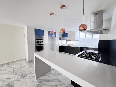 Casa de 4 alcobas en venta en Bosque De Pinos, Bogotá, 286 m² · foto 6 de 20
