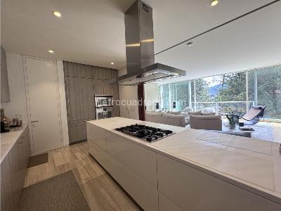Apartamento de 4 alcobas en venta en Chico Alto, Bogotá, 363 m² · foto 18 de 20