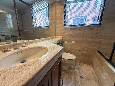 Apartamento de 3 alcobas en venta en La Cabrera, Bogotá, 174 m² · foto 9 de 13