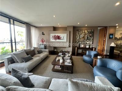 Apartamento de 3 alcobas en venta en Los Rosales, Bogotá, 309 m² · foto 5 de 18