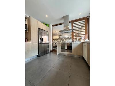 Apartamento de 3 alcobas en venta en Los Rosales, Bogotá, 309 m² · foto 9 de 18