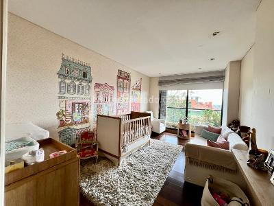 Apartamento de 3 alcobas en venta en Los Rosales, Bogotá, 309 m² · foto 13 de 18