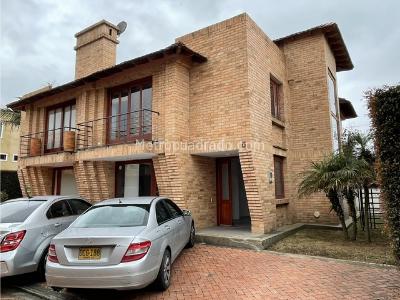 Casa de 3 alcobas en venta en Santa Lucia, Chía, 180 m² · foto 2 de 20