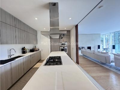 Apartamento de 4 alcobas en venta en Chico Alto, Bogotá, 363 m² · foto 19 de 20