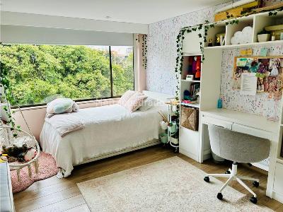 Apartamento de 4 alcobas en venta en La Cabrera, Bogotá, 187 m² · foto 10 de 13