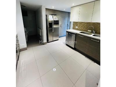 Apartamento de 4 alcobas en venta en La Cabrera, Bogotá, 187 m² · foto 6 de 13