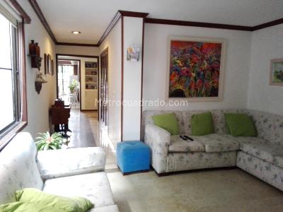 Apartamento de 4 alcobas en venta en Ciudad Jardin, Cali, 157 m² · foto 14 de 19