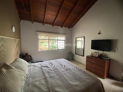 Casa de 4 alcobas en venta en Prados Del Norte, Cali, 318 m² · foto 17 de 19