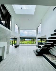 Casa de 5 alcobas en venta en La Balsa, Chía, 435 m² · foto 2 de 18